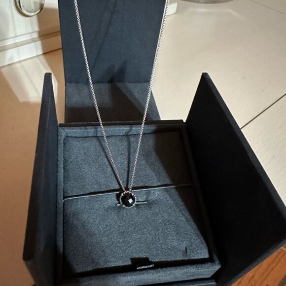 Classic DY Cross Pendant with Matching Chain - Picture 1 of 4